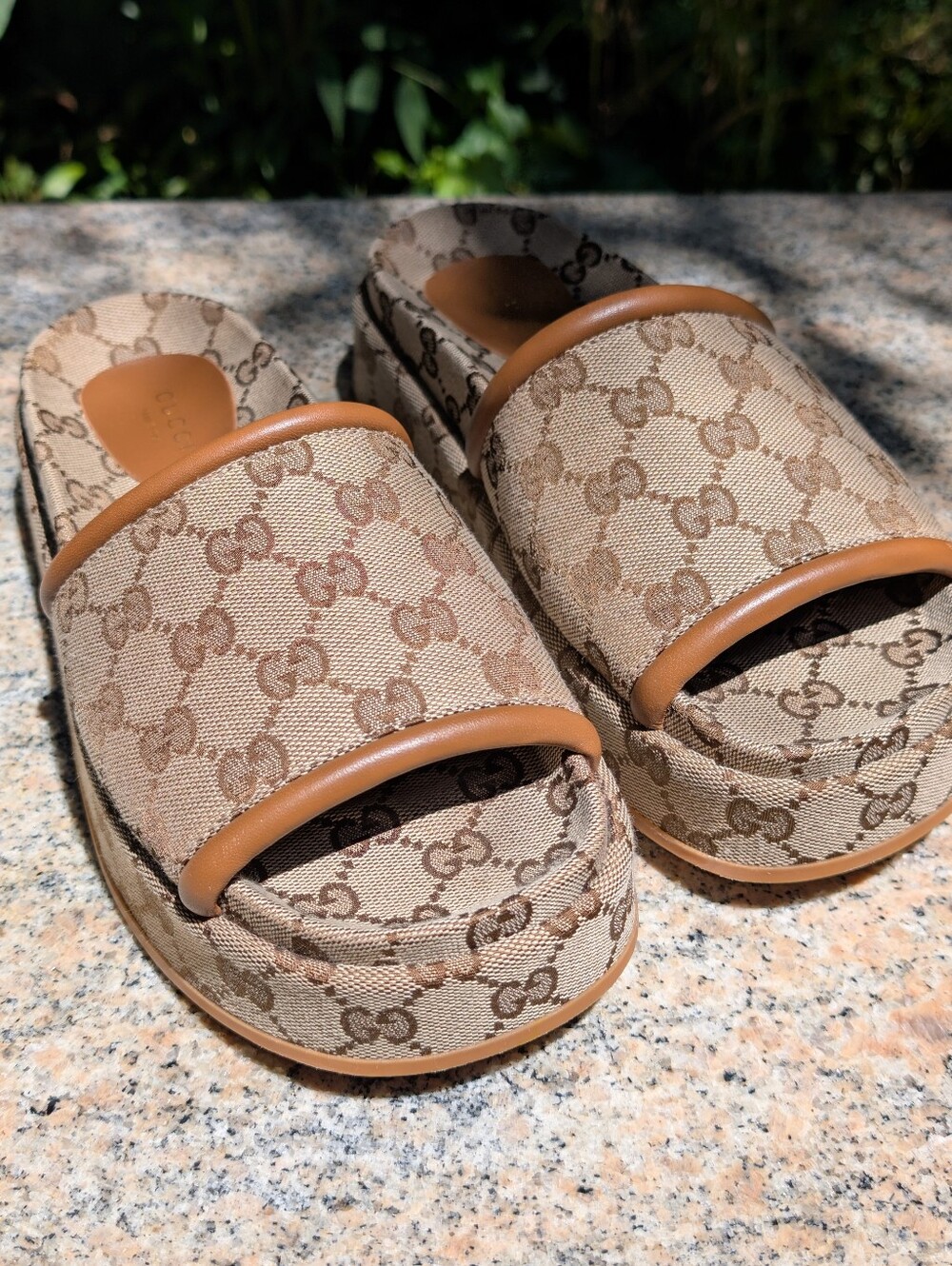 Gucci GG Canvas Mules Beige Ebony Brown Leather Trim Size 37.5 Italy (US 7)